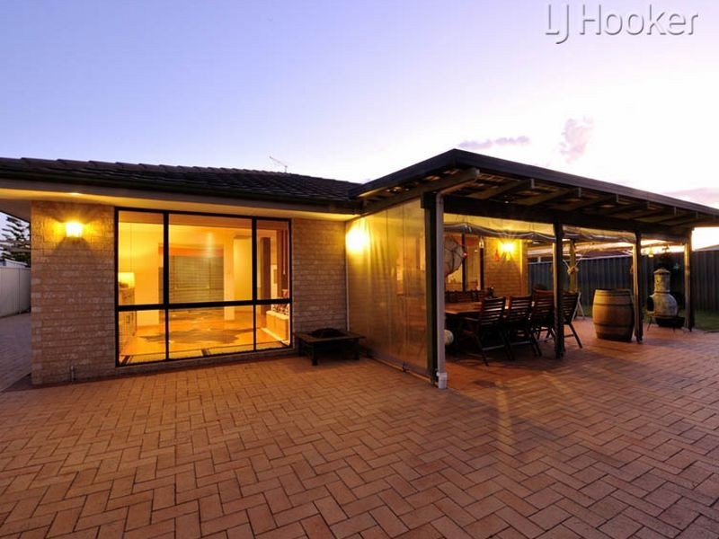 32 Grand Ocean Boulevard, Port Kennedy WA 6172