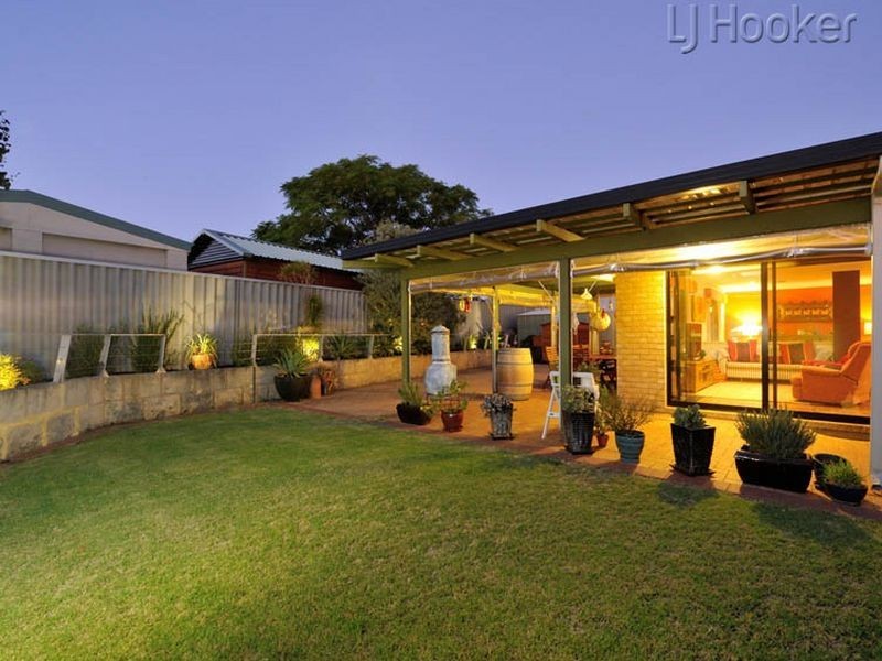 32 Grand Ocean Boulevard, Port Kennedy WA 6172