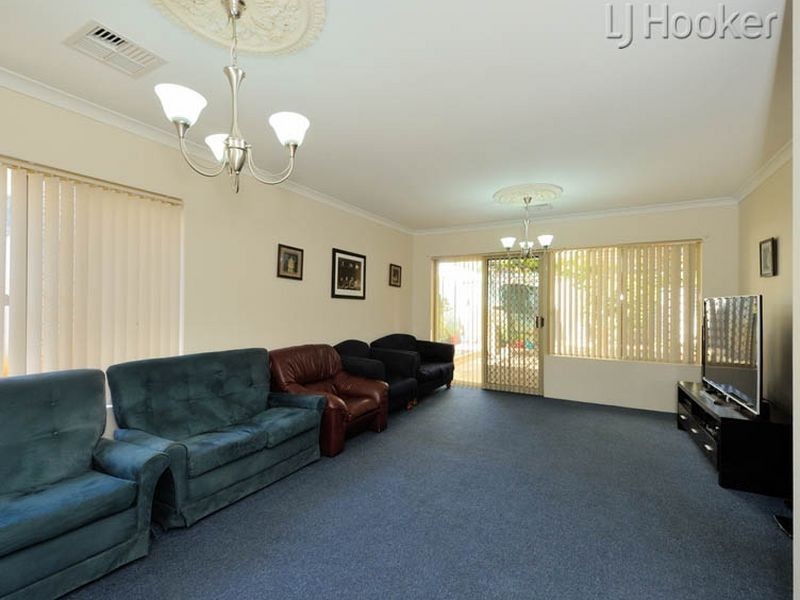 26 Jaywick Close, Safety Bay WA 6169