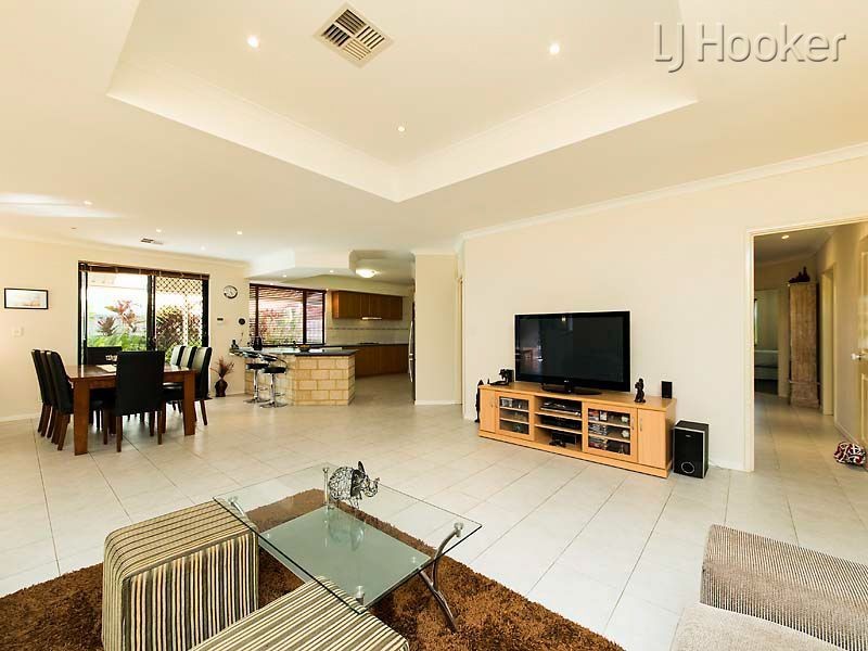 8 Latiano Green, Secret Harbour WA 6173