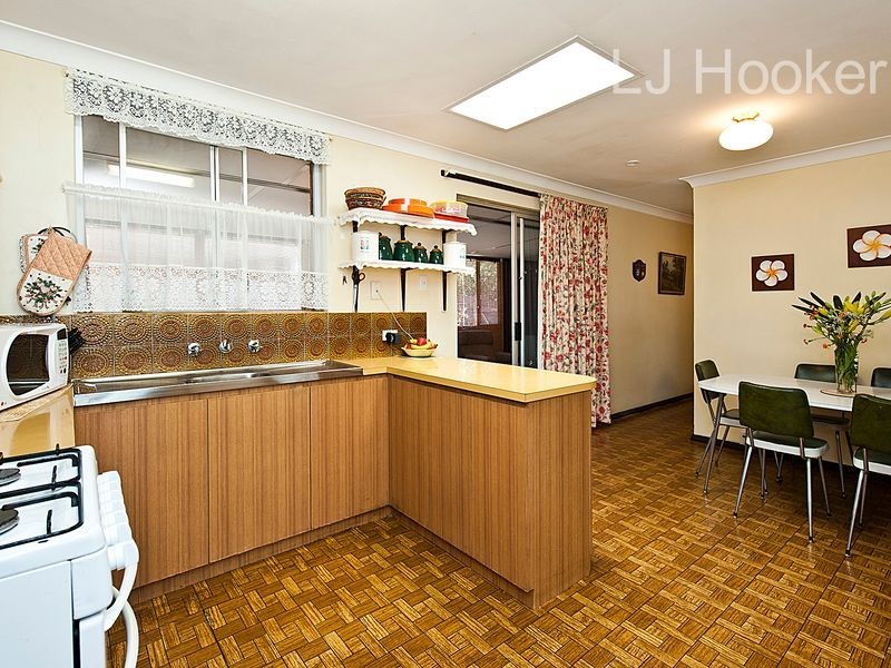 11 Neale Place, Cooloongup WA 6168