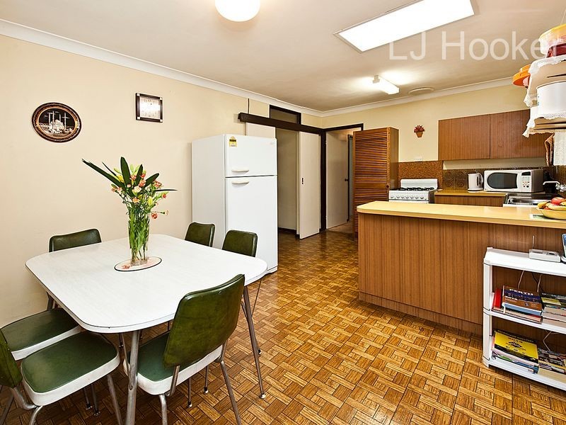 11 Neale Place, Cooloongup WA 6168