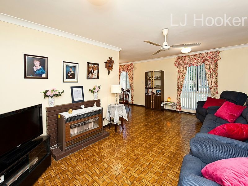 11 Neale Place, Cooloongup WA 6168