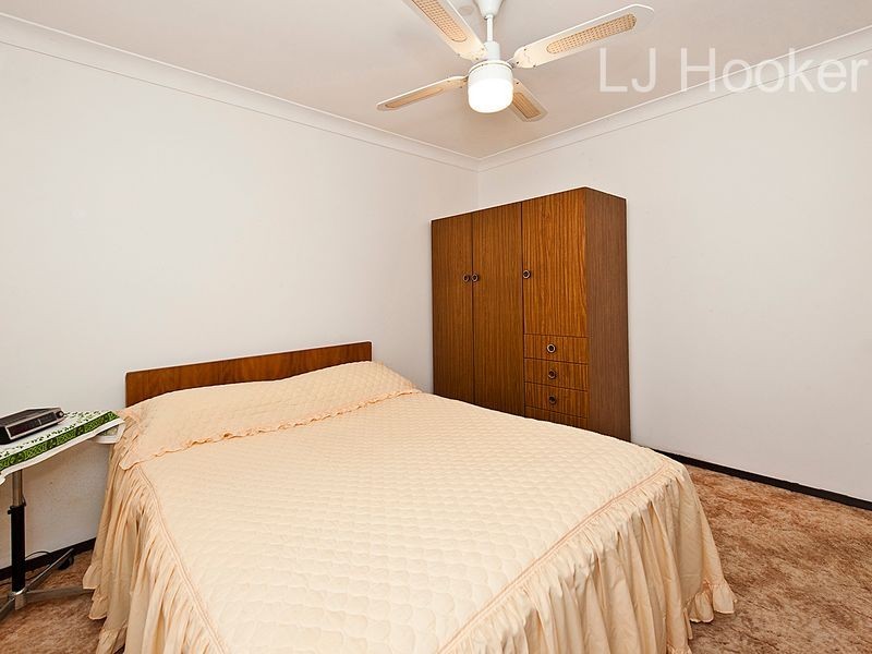 11 Neale Place, Cooloongup WA 6168