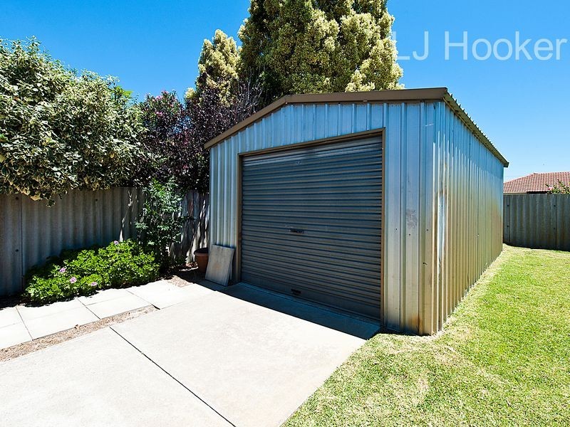 11 Neale Place, Cooloongup WA 6168