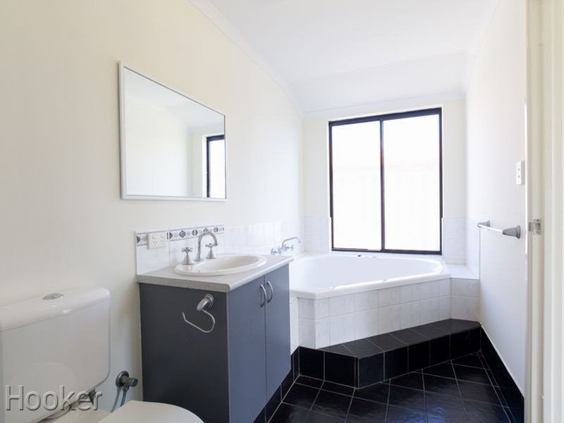 11 Sevilla Terrace, Port Kennedy WA 6172