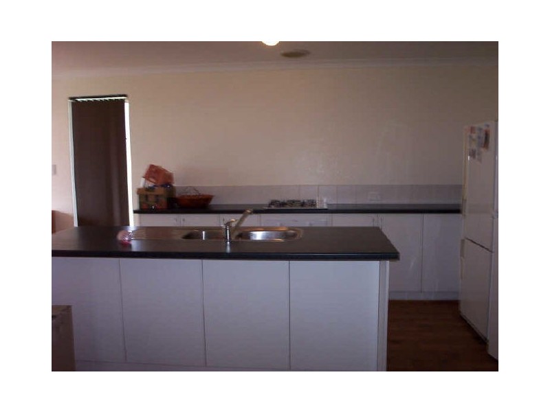 111 Warner Road, Parmelia WA 6167