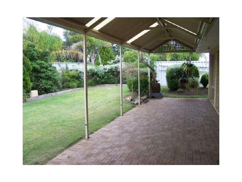 8 Middleton Place, Waikiki WA 6169