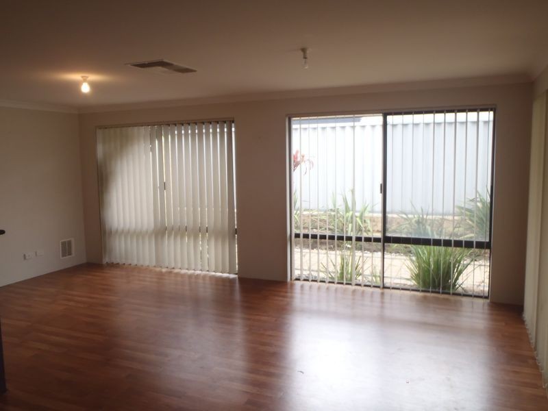 5 Noosa Drive, Secret Harbour WA 6173