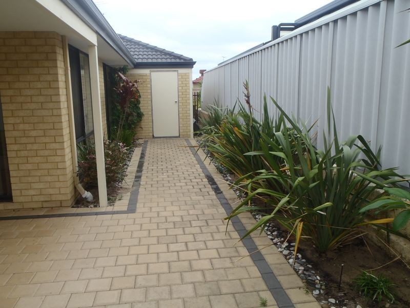 5 Noosa Drive, Secret Harbour WA 6173