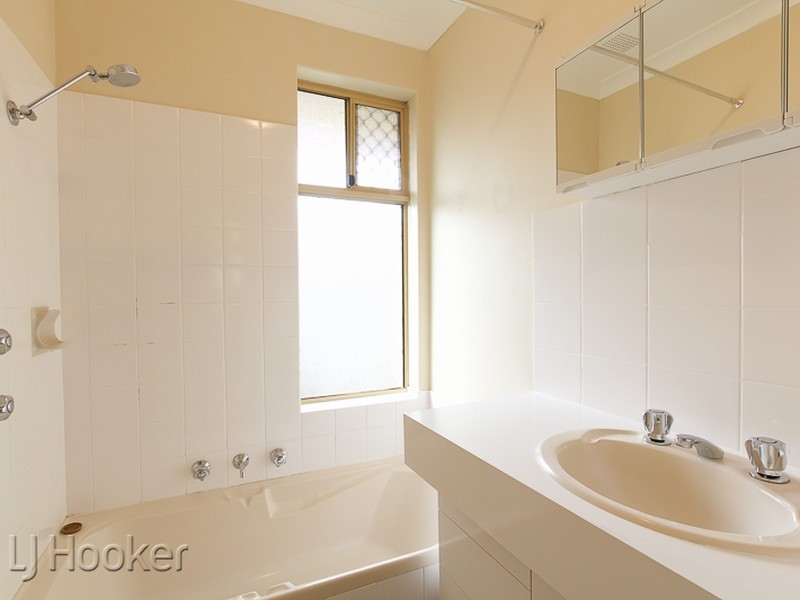 6 Taraw Close, Warnbro WA 6169