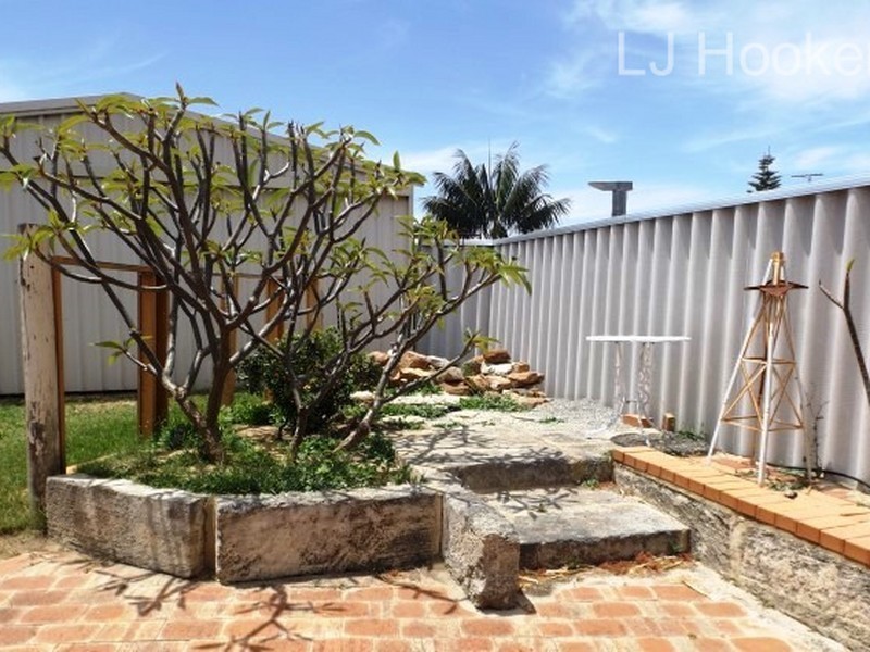 4 Weebo Street, Golden Bay WA 6174