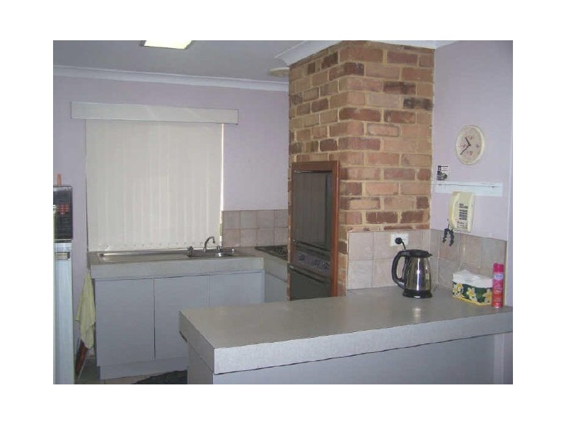 A/4 Cannes Place, Warnbro WA 6169