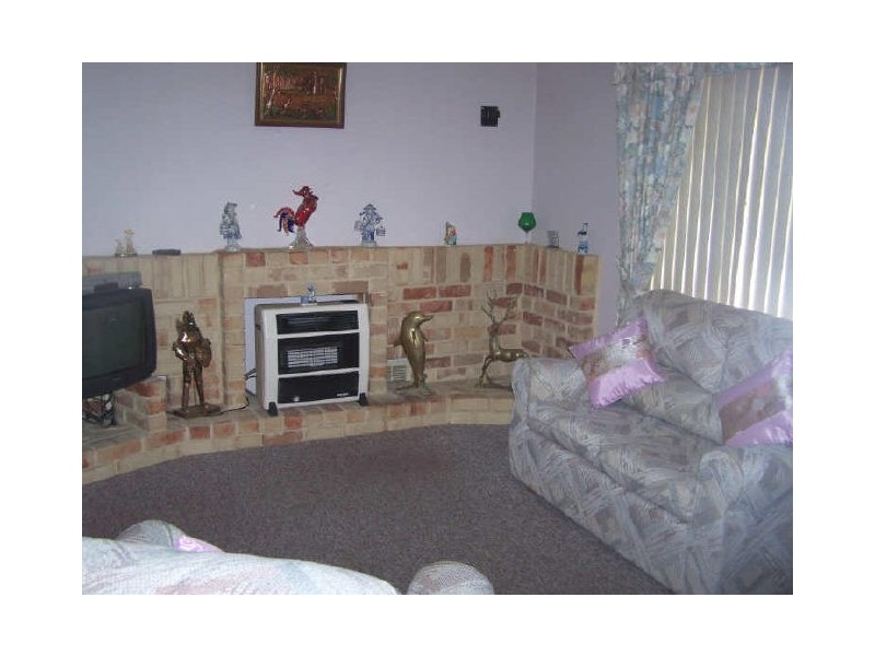A/4 Cannes Place, Warnbro WA 6169