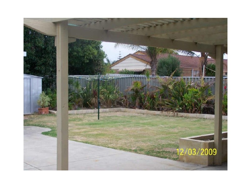 20 Woodbridge Dr, Cooloongup WA 6168