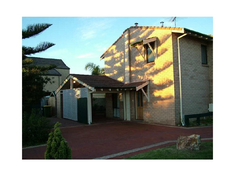 10/14  Vista ave, Rockingham WA 6168