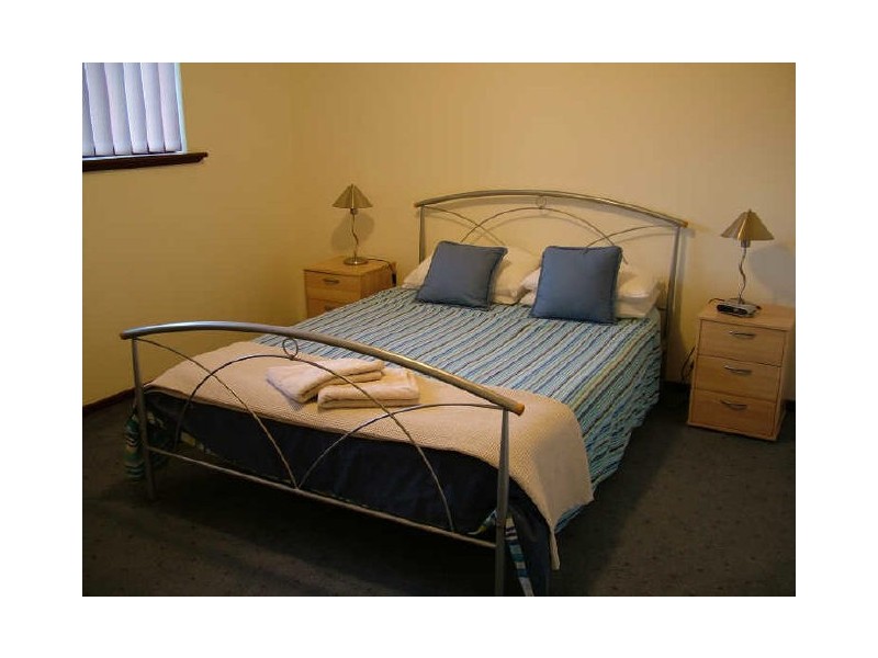 10/14  Vista ave, Rockingham WA 6168