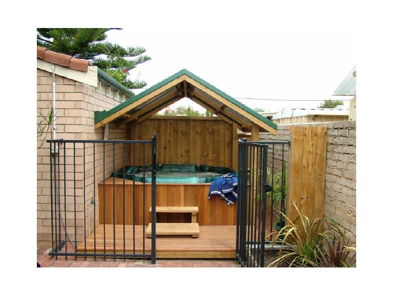 10/14  Vista ave, Rockingham WA 6168