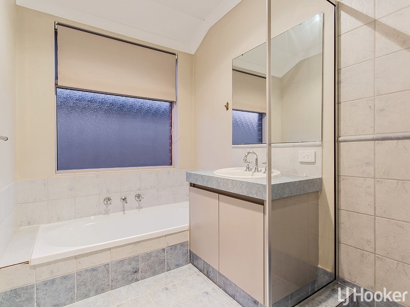 24 Bopeechee Way, Port Kennedy WA 6172