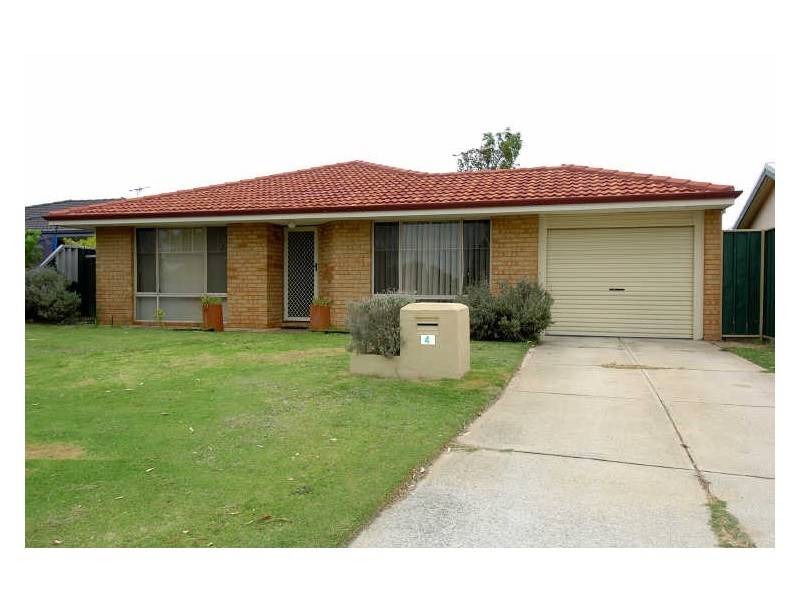 4 Bayonne Gardens, Port Kennedy WA 6172