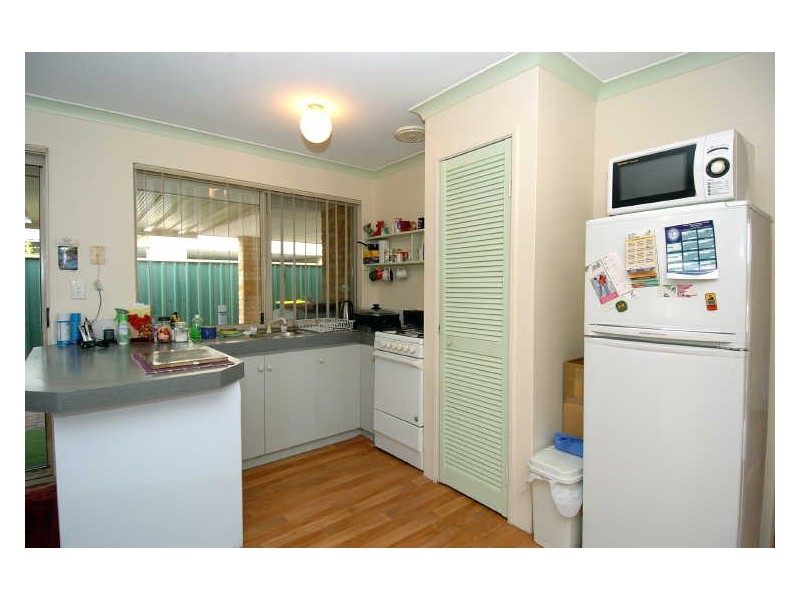 4 Bayonne Gardens, Port Kennedy WA 6172