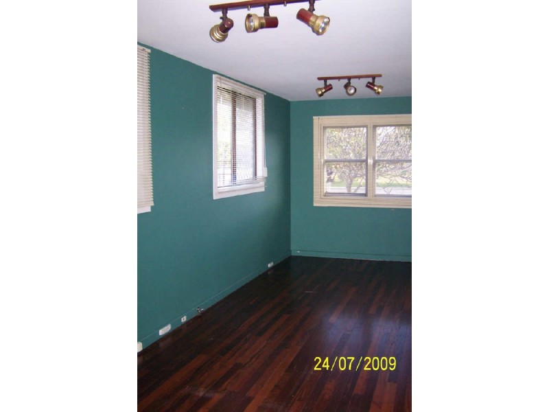 18 William Street, Rockingham WA 6168