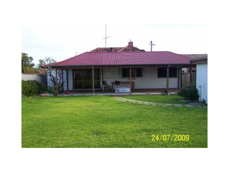 18 William Street, Rockingham WA 6168