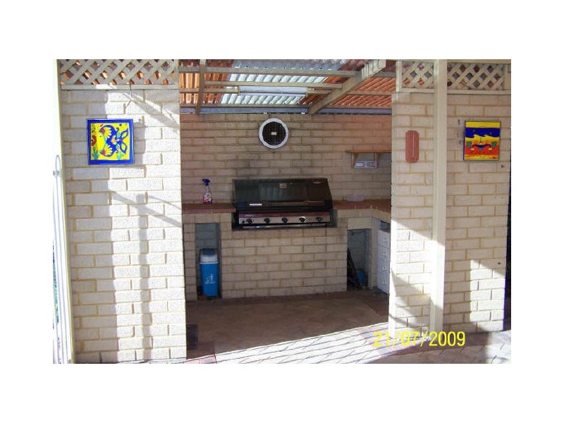 77 Council Avenue, Rockingham WA 6168