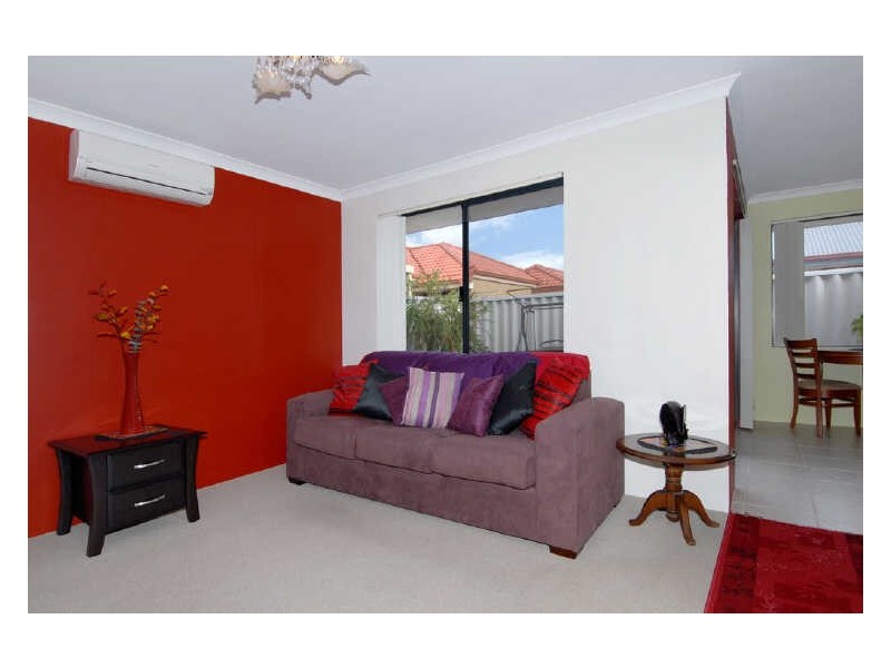 9/6 Bristol Street, Warnbro WA 6169