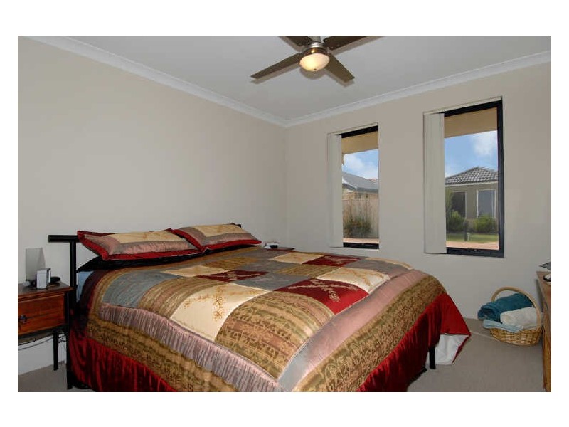 9/6 Bristol Street, Warnbro WA 6169