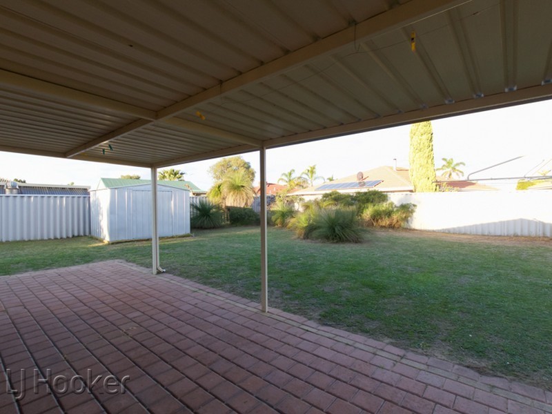 35 Grange Drive, Cooloongup WA 6168