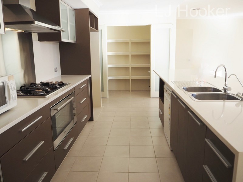 10 Harvest Chase, Madora Bay WA 6210