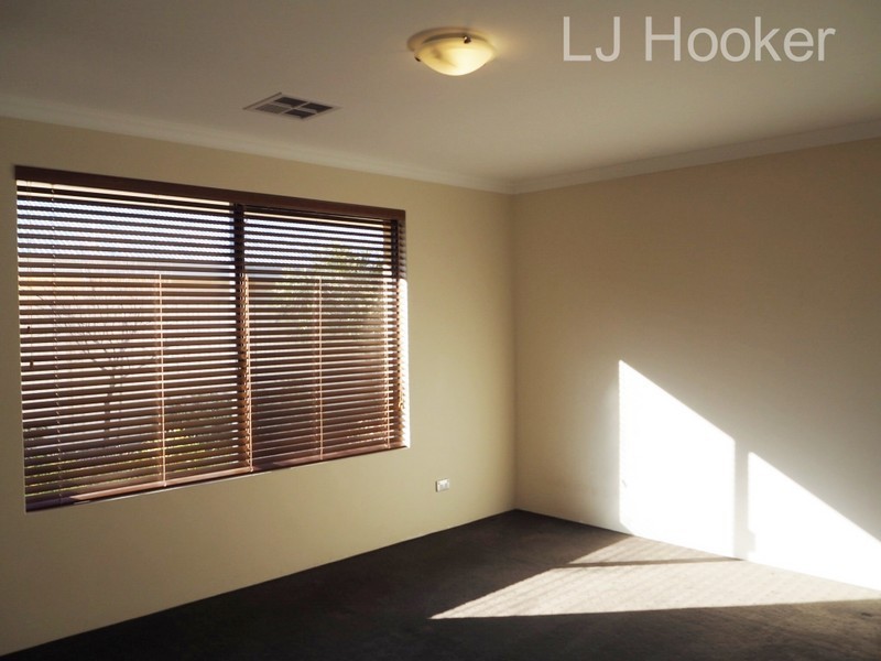 10 Harvest Chase, Madora Bay WA 6210