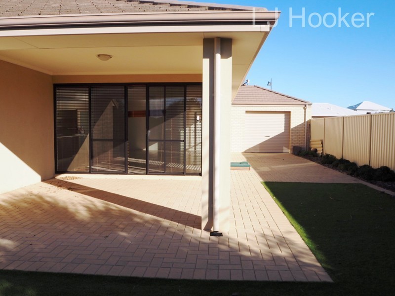 10 Harvest Chase, Madora Bay WA 6210