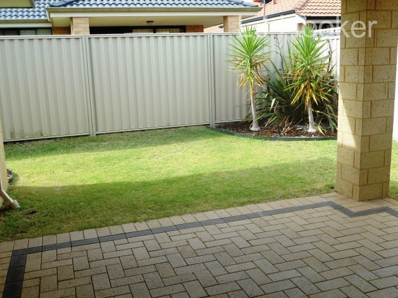 12 Indee Pass, Secret Harbour WA 6173