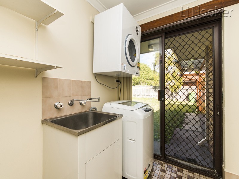 8 Dargin Way, Rockingham WA 6168