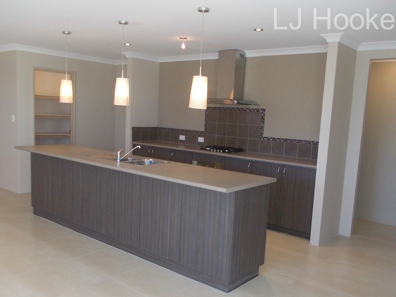 14 Mountain Cove, Baldivis WA 6171