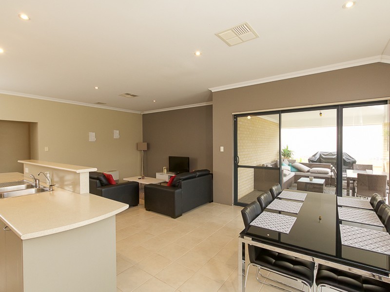 4 Champlain Road, Secret Harbour WA 6173