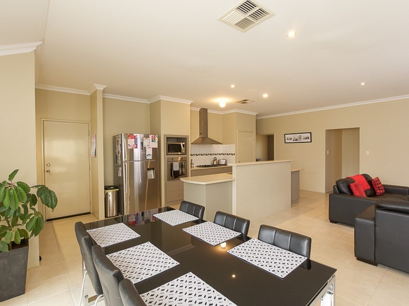 4 Champlain Road, Secret Harbour WA 6173