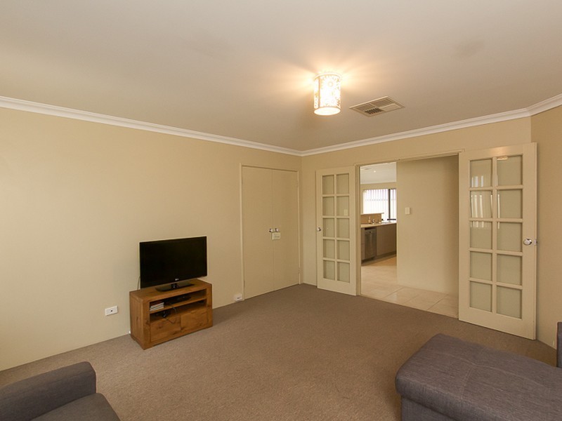 4 Champlain Road, Secret Harbour WA 6173