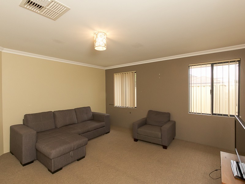 4 Champlain Road, Secret Harbour WA 6173