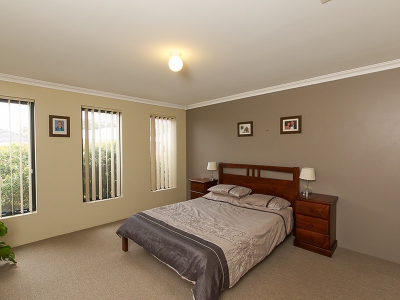 4 Champlain Road, Secret Harbour WA 6173