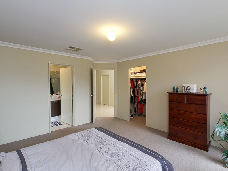 4 Champlain Road, Secret Harbour WA 6173