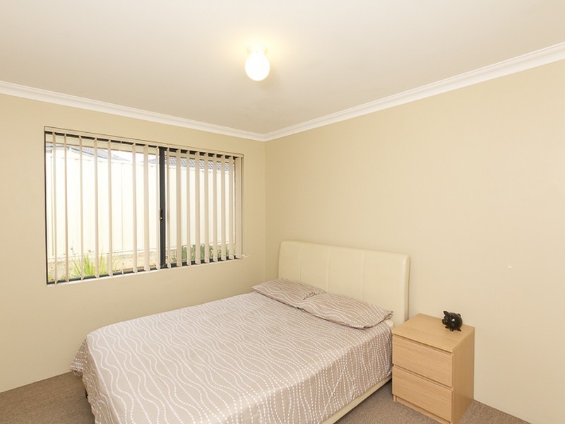 4 Champlain Road, Secret Harbour WA 6173