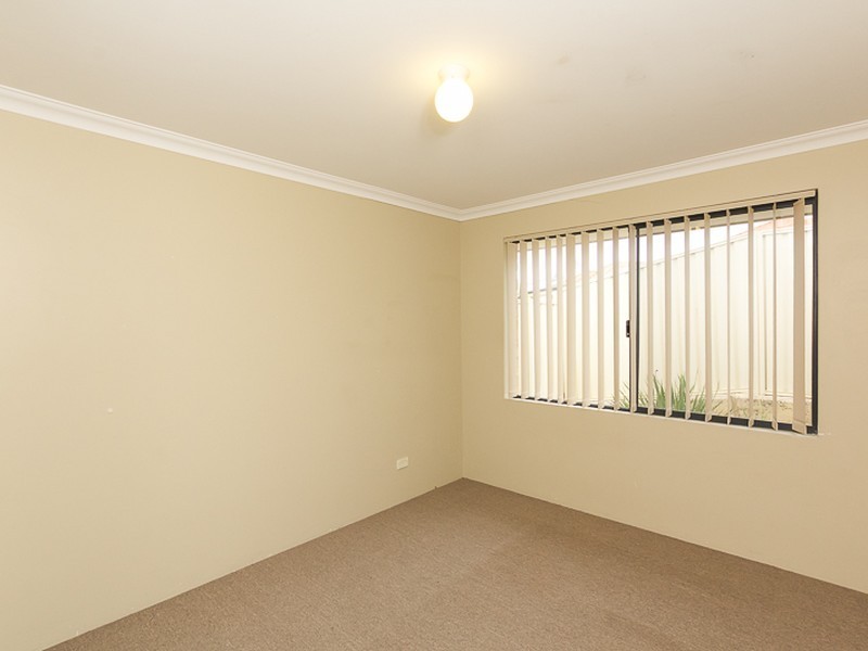 4 Champlain Road, Secret Harbour WA 6173