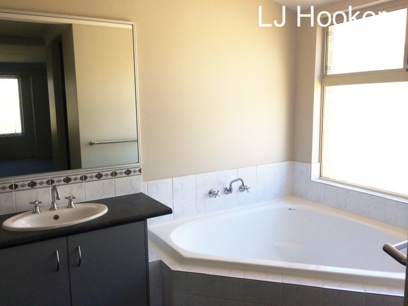 7 Plymouth Way, Waikiki WA 6169