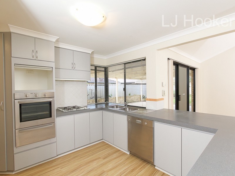 9 Montmartre Green, Port Kennedy WA 6172