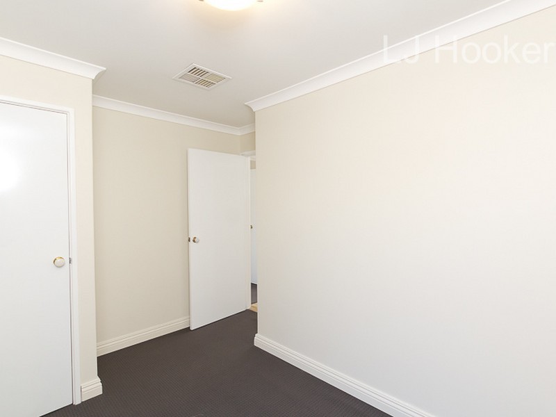 9 Montmartre Green, Port Kennedy WA 6172