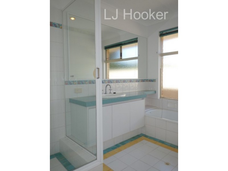17 Canouan Loop, Secret Harbour WA 6173