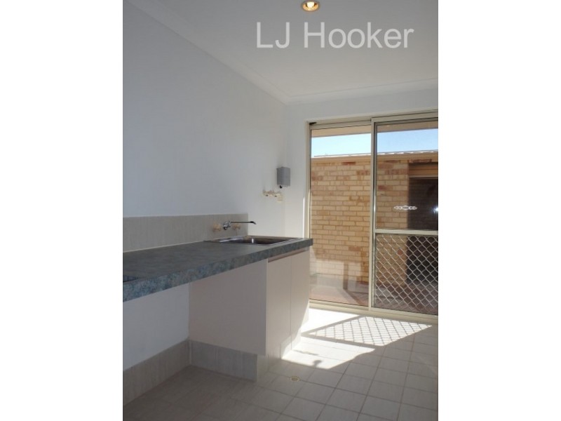 17 Canouan Loop, Secret Harbour WA 6173